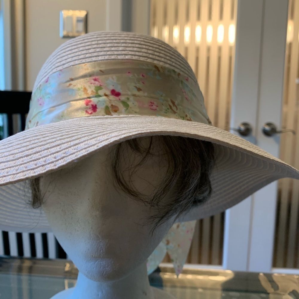 Chic Hat - Picture 2 of 7